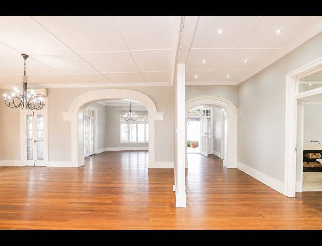 4 BEDROOM HOUSE FOR SALE IN ESSENWOOD